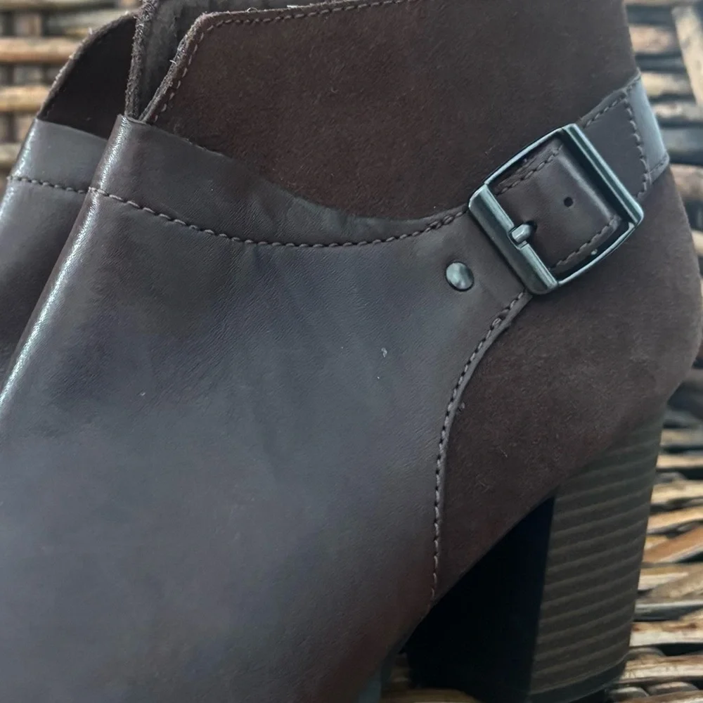 Clarks Women's Mission Parker Boot Size 8W Block Heel Brown Leather Suede Boho